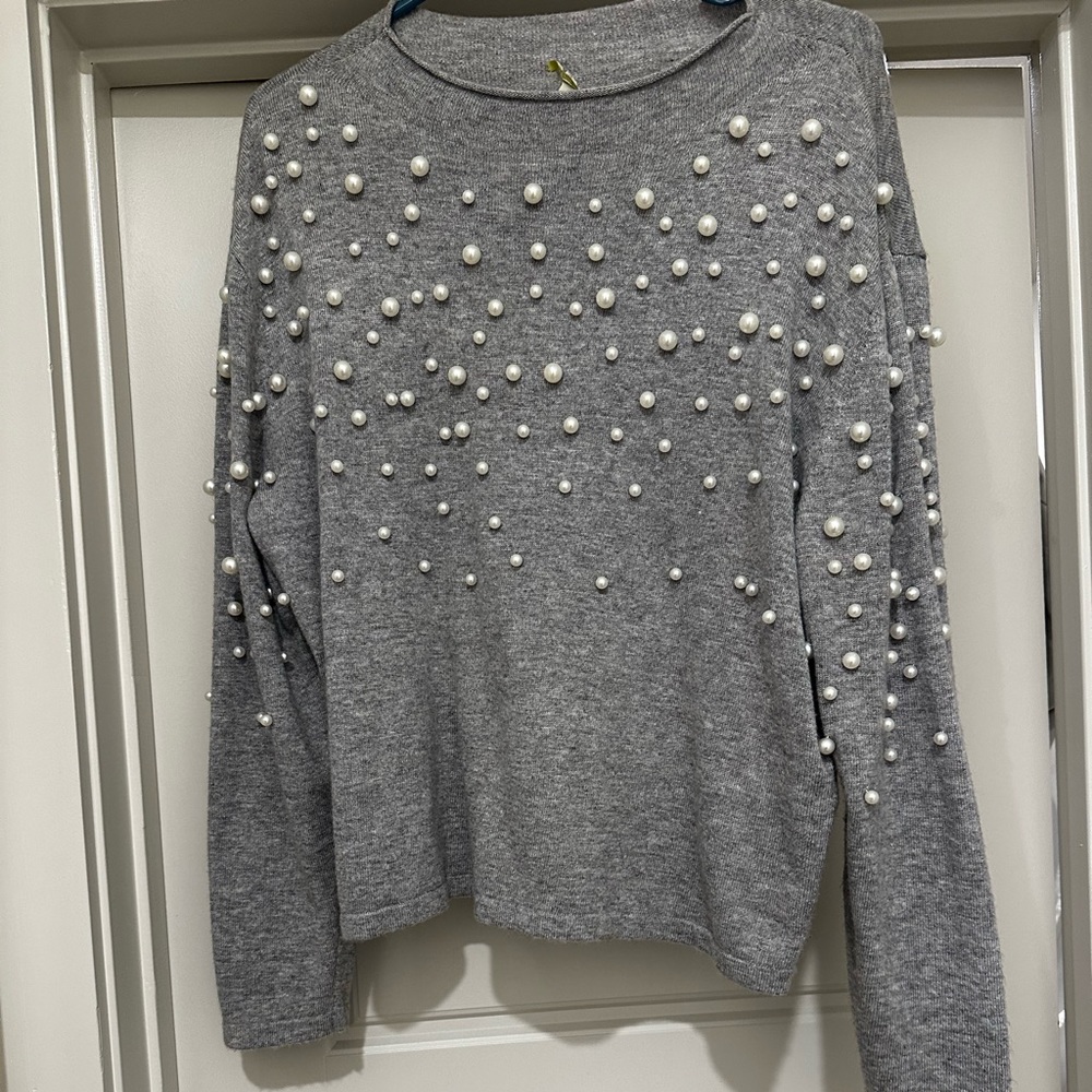 Gray sweater w pearls
